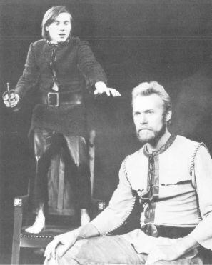 Bjørn Sundquist og Ola B Johannessen i Kongsemnerne.jpg Bjørn Sundquist og Ola B Johannessen i Kongsemnerne.jpg