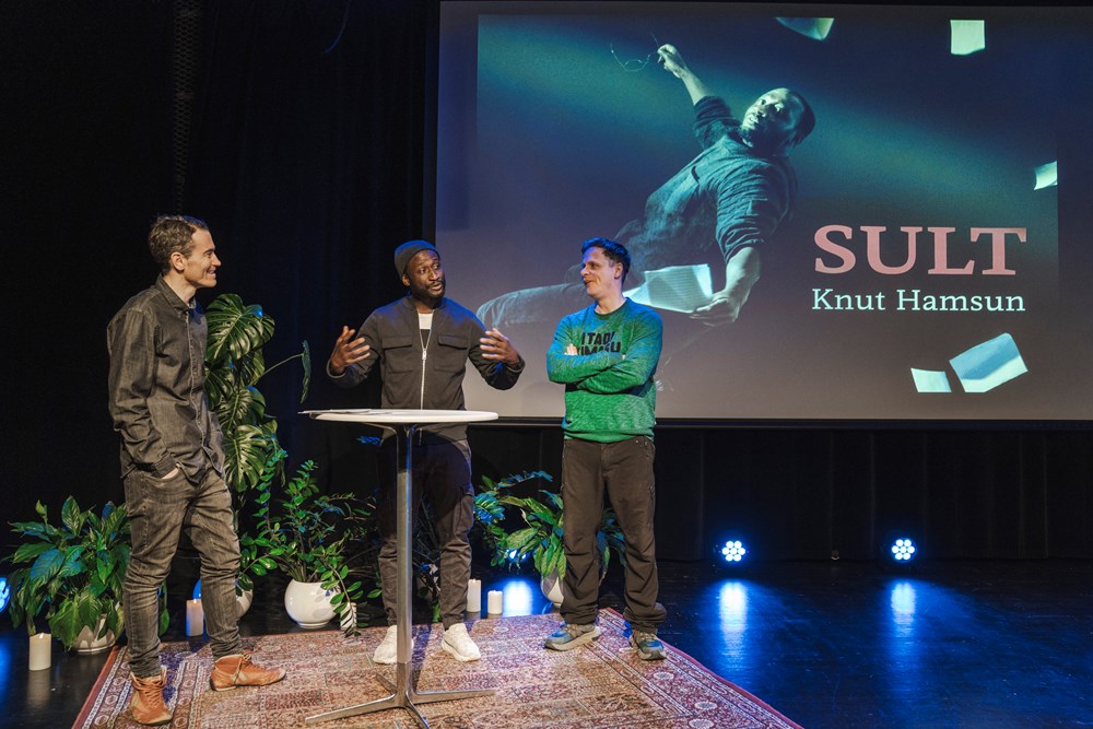 Teatersjef Kristian Lykkeslet Strømskag skuespiller Oscar Jean og regissør Bjørnar Lisether Teigen.jpg Teatersjef Kristian Lykkeslet Strømskag skuespiller Oscar Jean og regissør Bjørnar Lisether Teigen.jpg