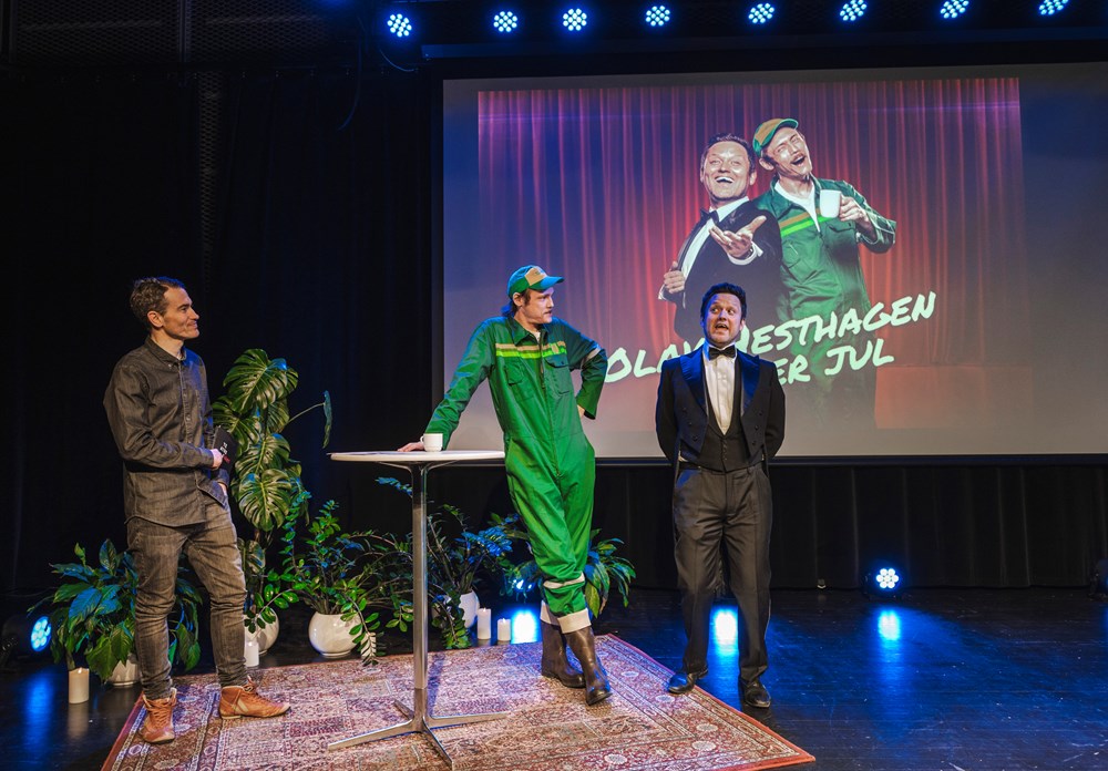 Teatersjef Kristian Lykkeslet Strømskag og skuespiller Lars Melsæter Rydjord og Ole Andreas Silseth.jpg Teatersjef Kristian Lykkeslet Strømskag og skuespiller Lars Melsæter Rydjord og Ole Andreas Silseth.jpg