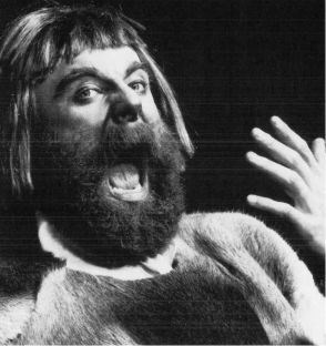 Svein Roger Karlsen som Kong Arthur i Sverdet i steinen.jpg Svein Roger Karlsen som Kong Arthur i Sverdet i steinen.jpg